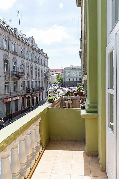Apartment Vozle Teatra Opery I Baleta Lviv Exterior photo